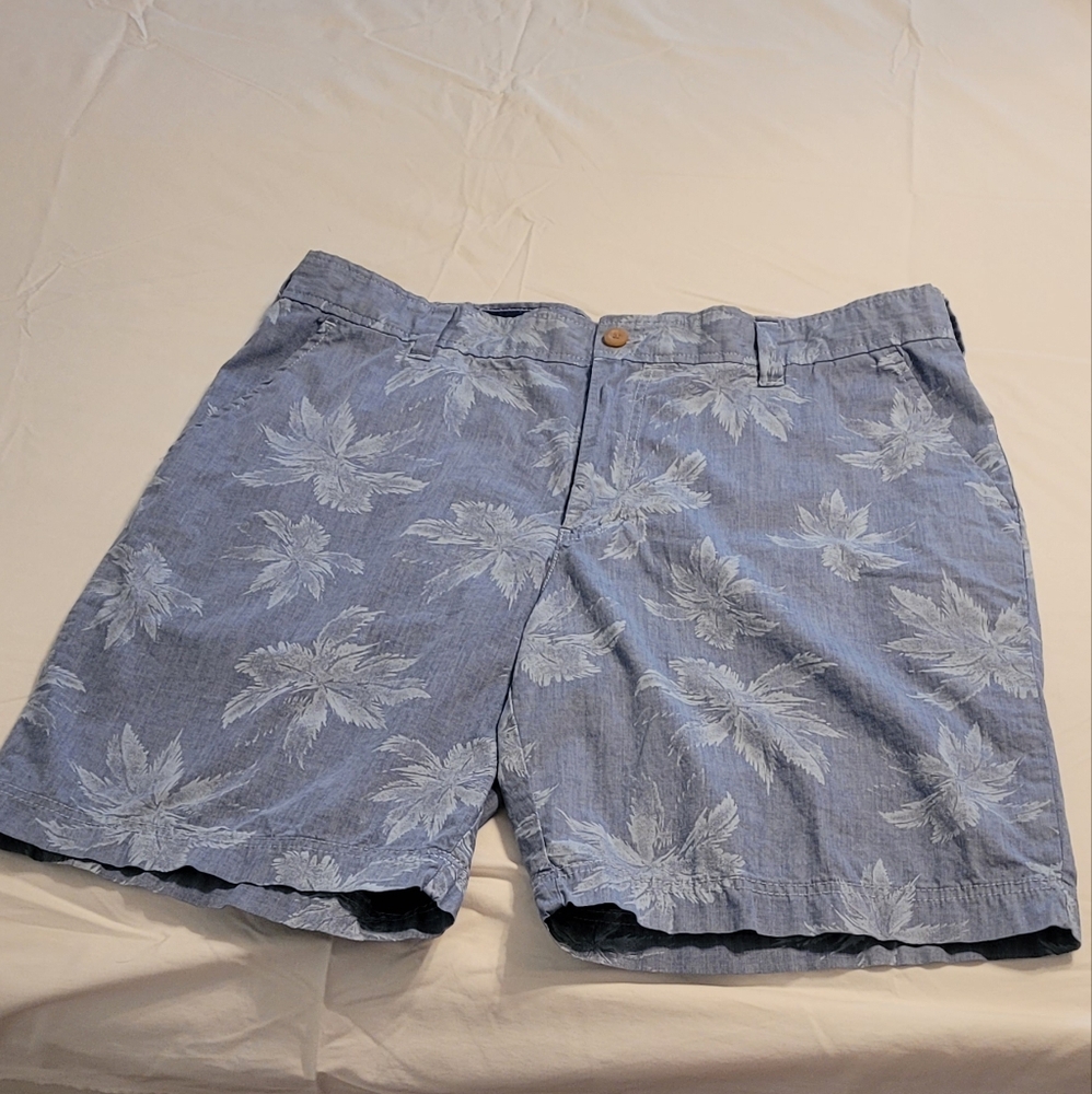 Izod Blue Flat Front Shorts with Subtle Pattern